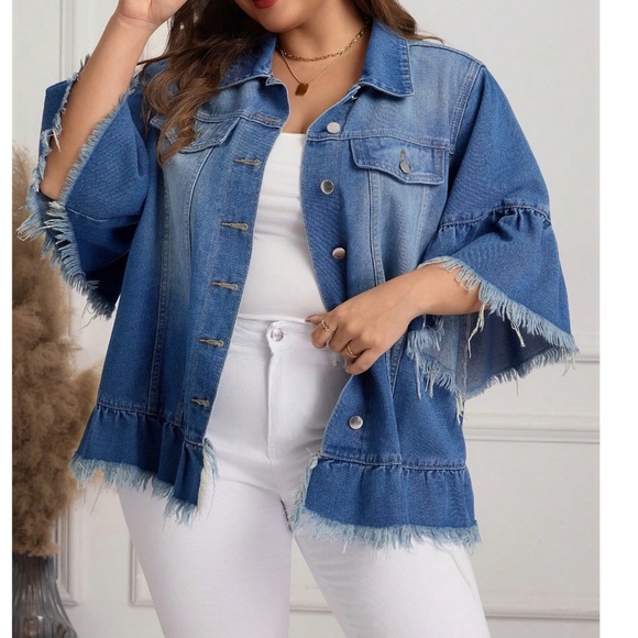 Plus Medium Wash Frayed Hem Button Down 1/2 Sleeve Denim Jean Jacket - Picture 2 of 4
